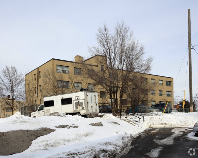 Building Photo - 1 Rannock, 32 Craigton, 40 Craigton, 860 Pharmacy