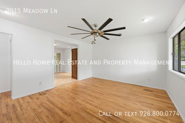 Foto del edificio - 3015 Meadow Ln