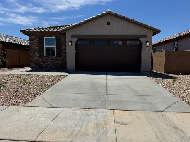 Foto del edificio - 16695 W Chama Dr