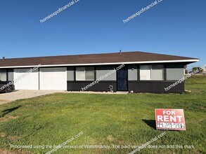 Building Photo - 13920 Sierra Mesa Cir