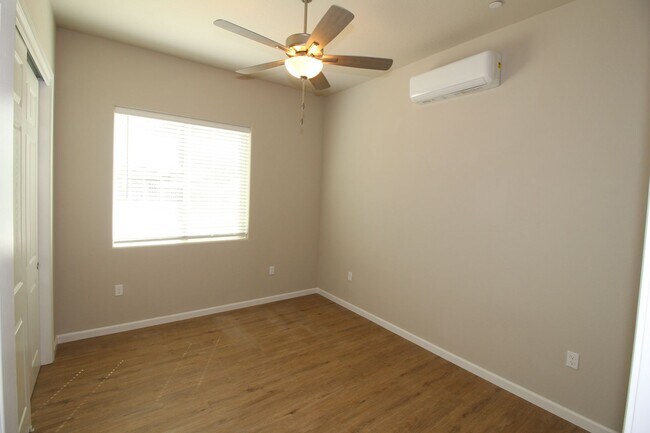 Foto del edificio - BRAND NEW with SOLAR Washer/Dryer/Fridge Included