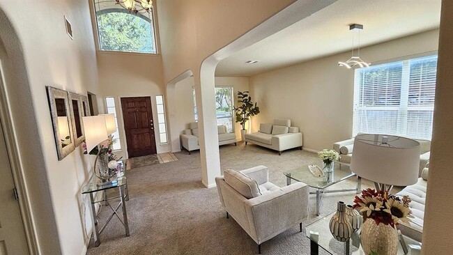 Building Photo - 702 Old Ravine Ct