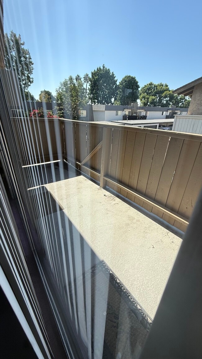 Building Photo - 2240 Franzen Ave