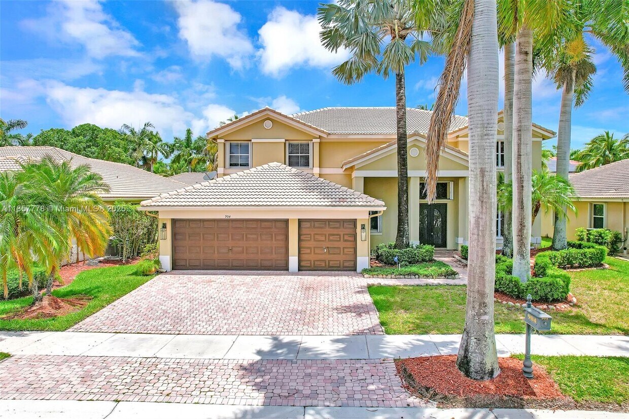 Foto principal - 904 Stillwater Ct