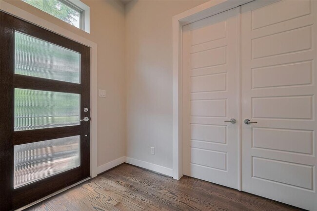 Foto del edificio - 5837 E Post Oak Ln