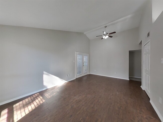 Foto del edificio - 24022 4 Sixes Ln