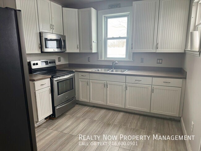 Foto del edificio - 9474 Roxbury Rd