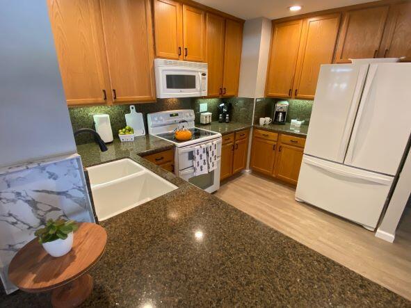 Building Photo - 54550 Avenida Herrera