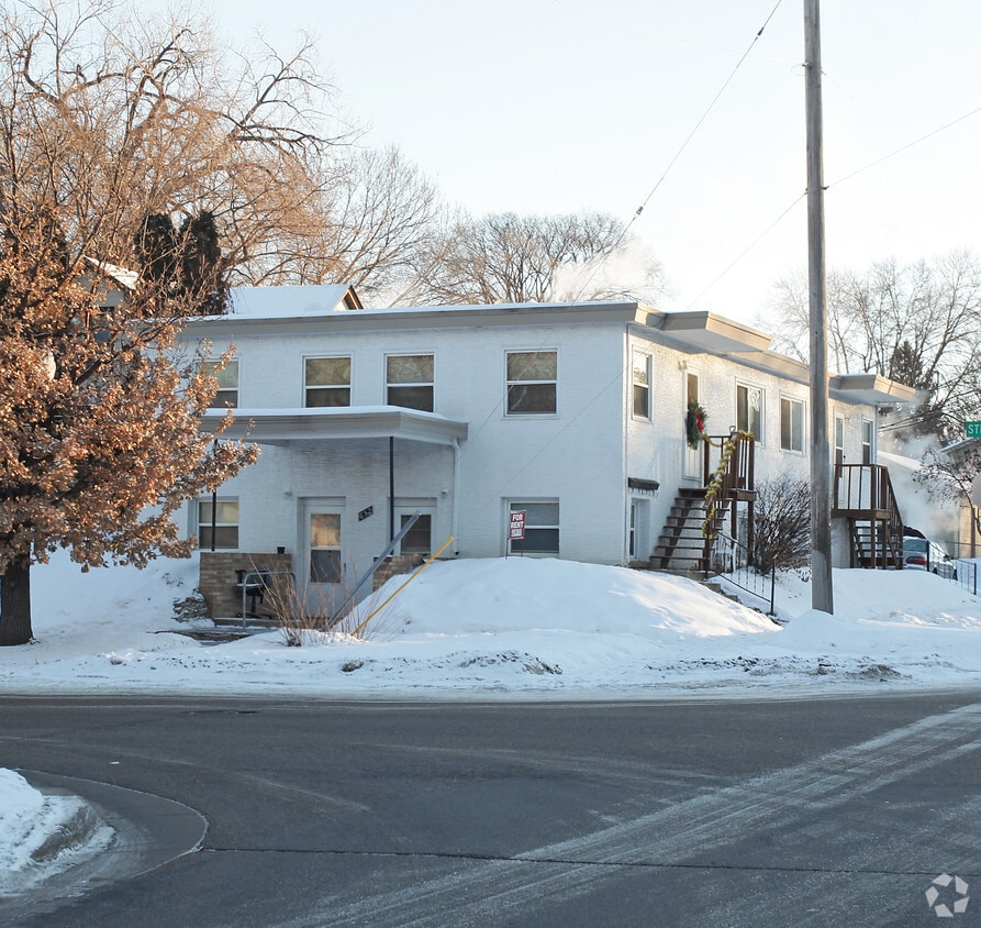 Building Photo - 652 Stryker Ave