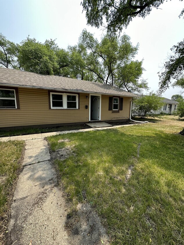 2021 Vermont St, Gary, IN 46407 House Rental in Gary, IN