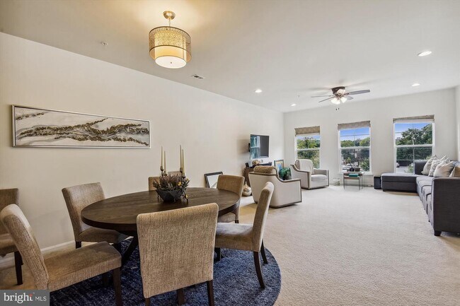 Foto del edificio - 3028 Rittenhouse Cir