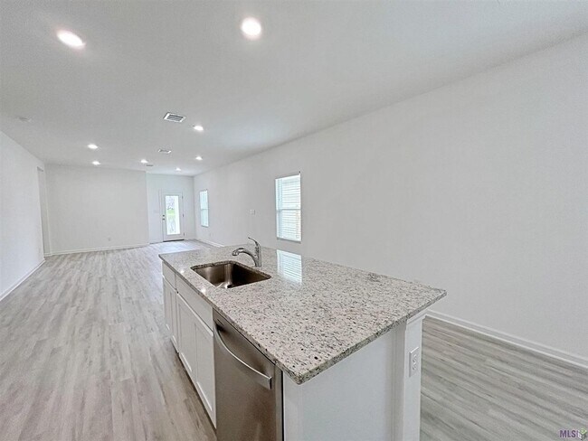 Foto del edificio - 4 Bedroom House NEAR LSU - Hunters Trace- Let's GEAUX !