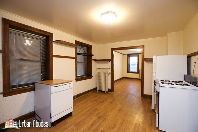 Foto del edificio - 2217 N Hoyne Ave