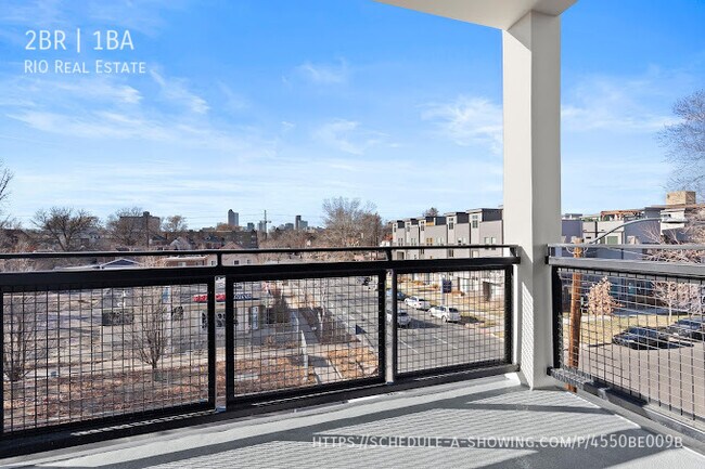 Building Photo - Luxury Apartment in Uptown Denver! $1100 L...