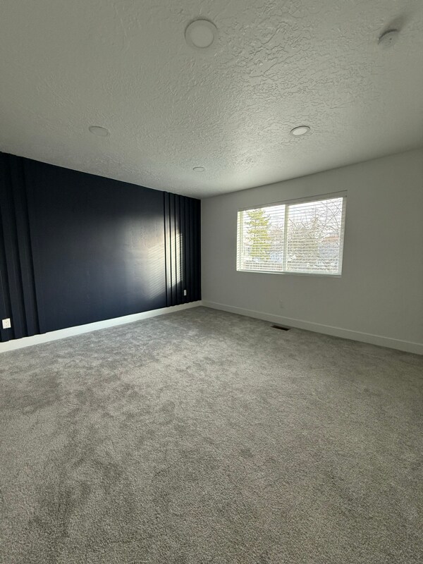 Building Photo - 1546 E 700 S