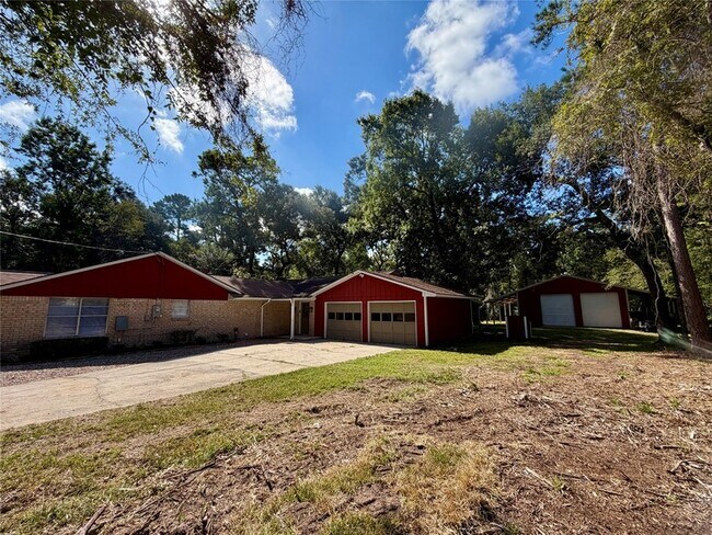 Building Photo - 3117 Pine Acres Dr