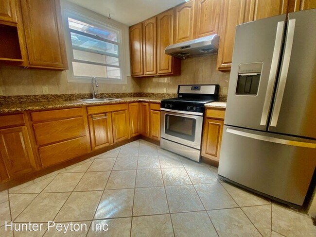 Foto del edificio - 5 br, 4 bath House - 17 Concord St