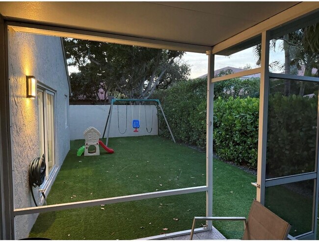 Foto del edificio - 6165 NW 77th Pl