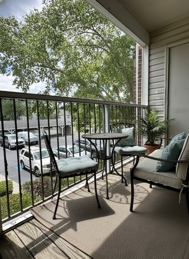 Foto del edificio - Private Condo in The Meridian, Mount Pleasant - Available July 1, 2026!