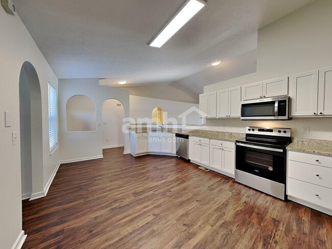 Building Photo - 7037 Crescent Boat Ln