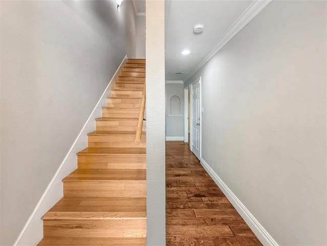 Building Photo - 2403 Stutz Dr