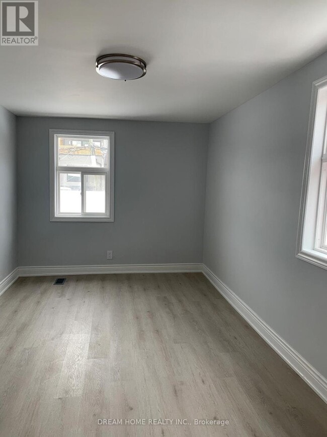 Building Photo - 12-112 Mansfield Ave