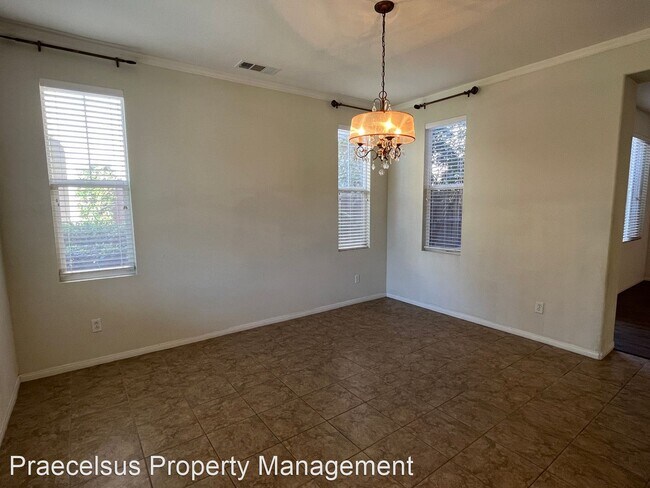 Building Photo - 4 br, 3 bath House - 1620 Moonbeam Lane - ...