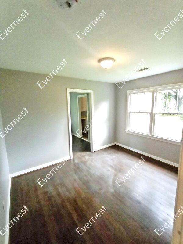 Building Photo - 3402 33rd Ct N