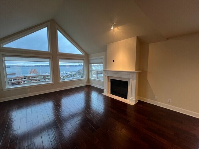 Building Photo - 5302 Lake Washington Blvd NE