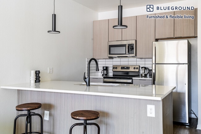 Building Photo - 3210 Esperanza Crossing