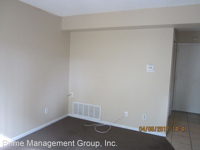 Building Photo - 614-628 W Arrow Hwy