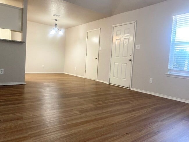 Building Photo - 305 Schumacher Dr