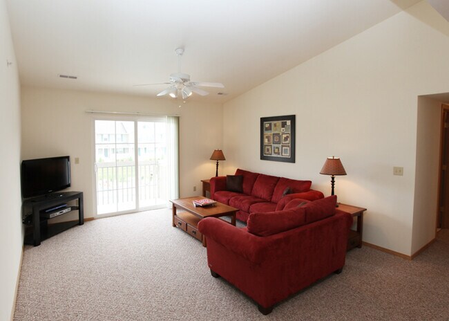 living room - 1527 W Jackson St