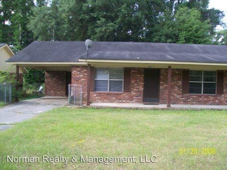 Primary Photo - 995 Live Oak Dr