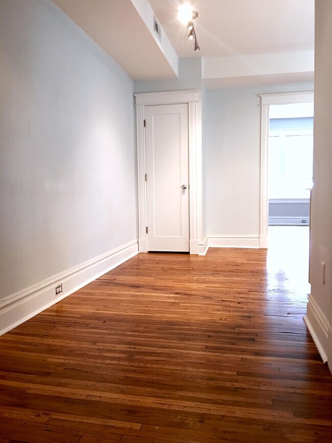 Foto del edificio - 4203 Swan Ave