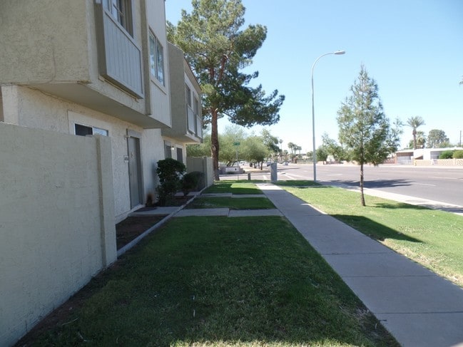 Alternate View - Hallcraft Villas