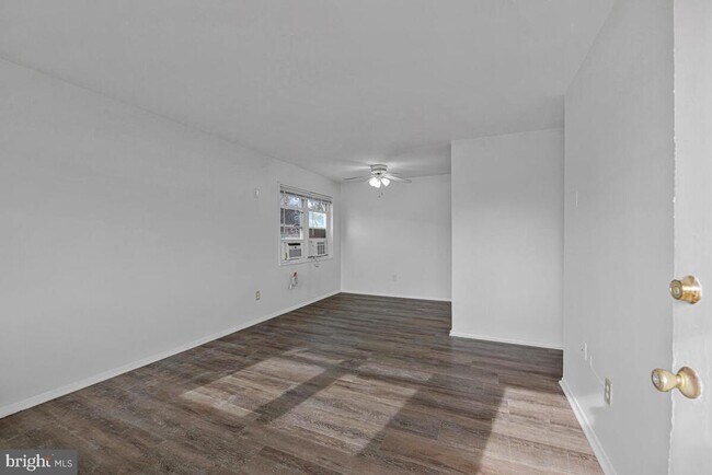 Foto del edificio - 908 Shelby Dr