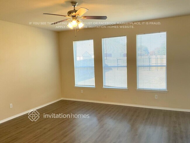 Foto del edificio - 1000 Pebblecreek Dr