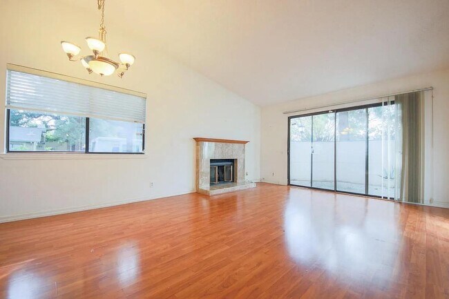 Building Photo - 4859 Scout Ct