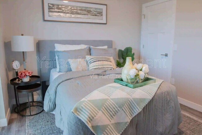 Building Photo - 411 W McPherson Ave