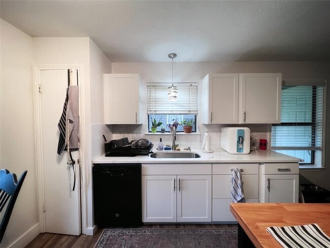 Building Photo - 5704 Avery Island Ave