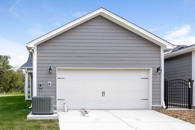 Foto del edificio - 2508 Elmcroft Ave