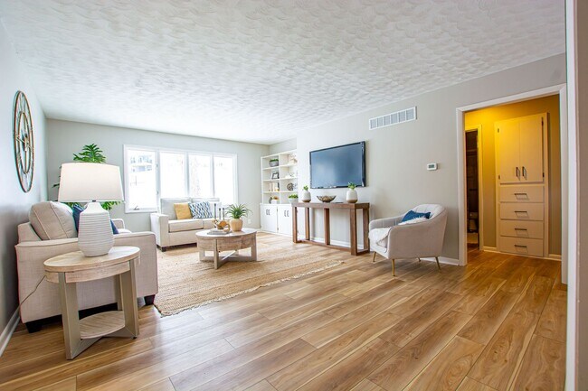 Foto del edificio - Beautifully Renovated with Lots of Space! 3 Bedroom / 2 Bath Ranch in Blair!