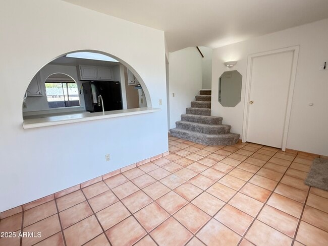 Foto del edificio - 611 W 13th St