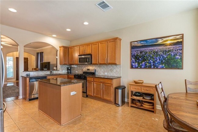 Building Photo - 1696 Stonehaven Ln