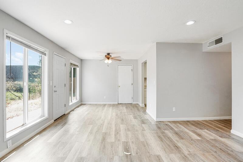 Foto principal - 1638 Madras St SE