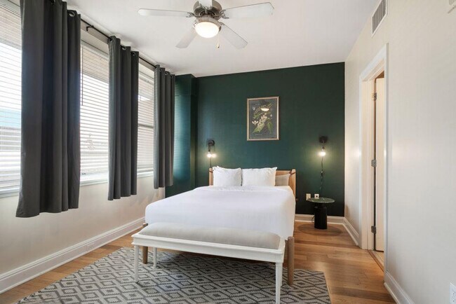 Building Photo - 925 Common St