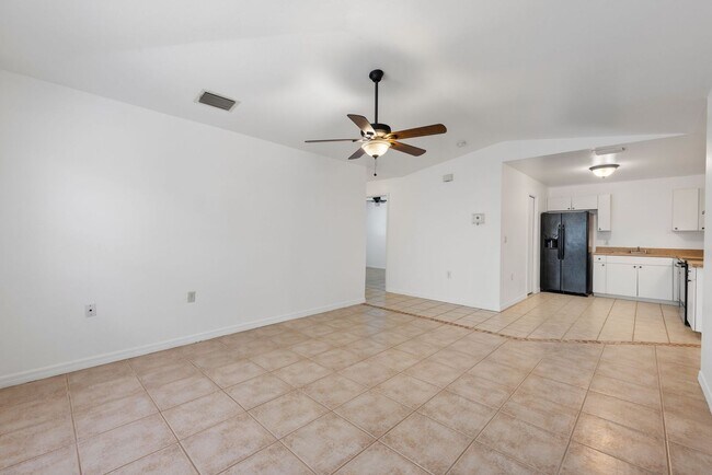 Foto del edificio - 221 Meadow Rd
