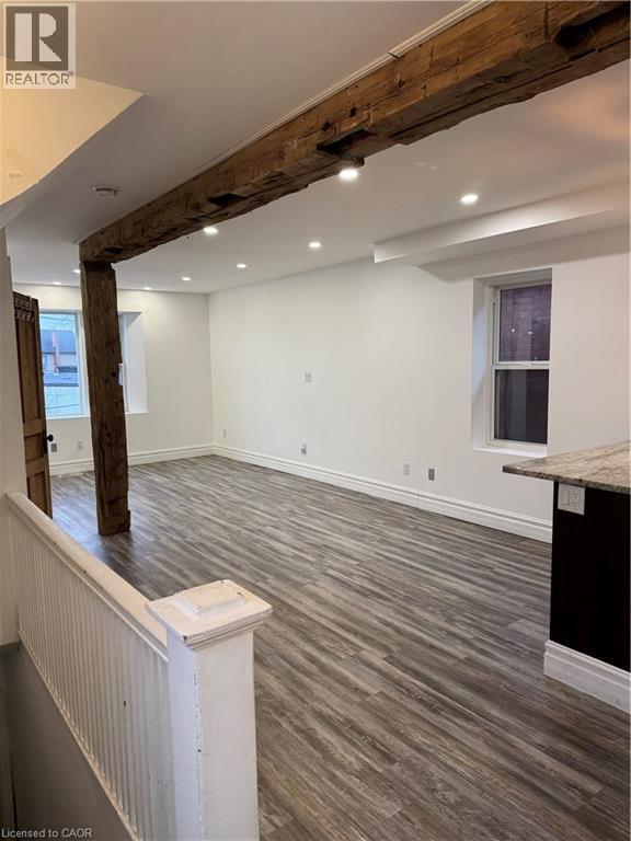 Building Photo - 1152 King St E