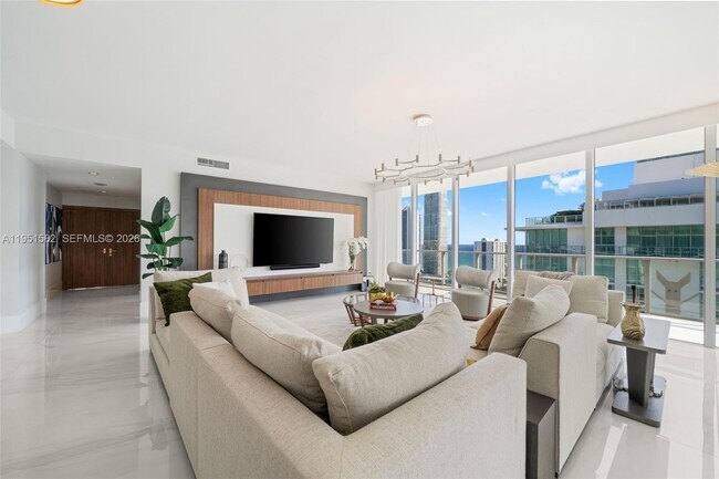 Foto del edificio - 330 Sunny Isles Blvd